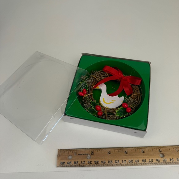Vtg 1987 Small Wood Wreath Ornament Goose Holly Berries Winter Christmas Holiday - Picture 10 of 10